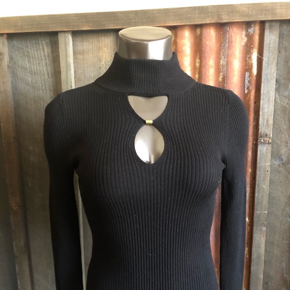 Sexy Ribbed Turtle Neck - Picture 2 of 4